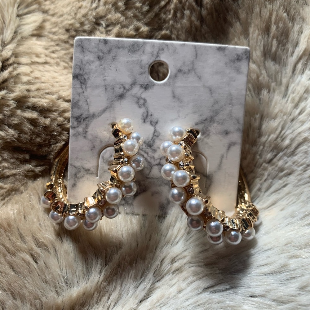 Faux pearl hoop earrings